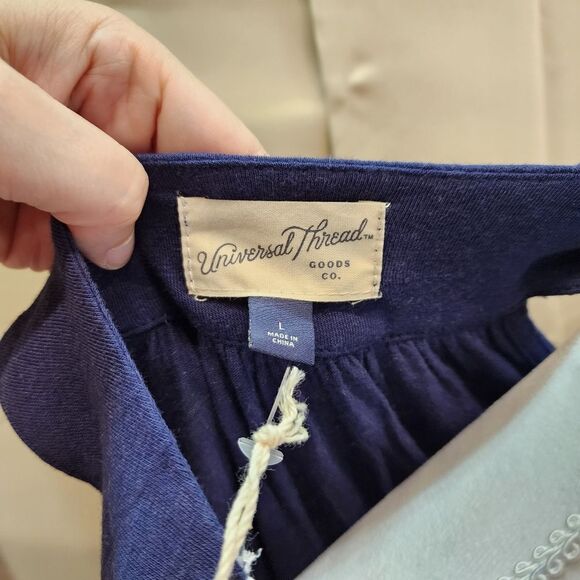 Universal Thread Navy Blue Surplice Tank Top Size Large - Picture 6 of 9